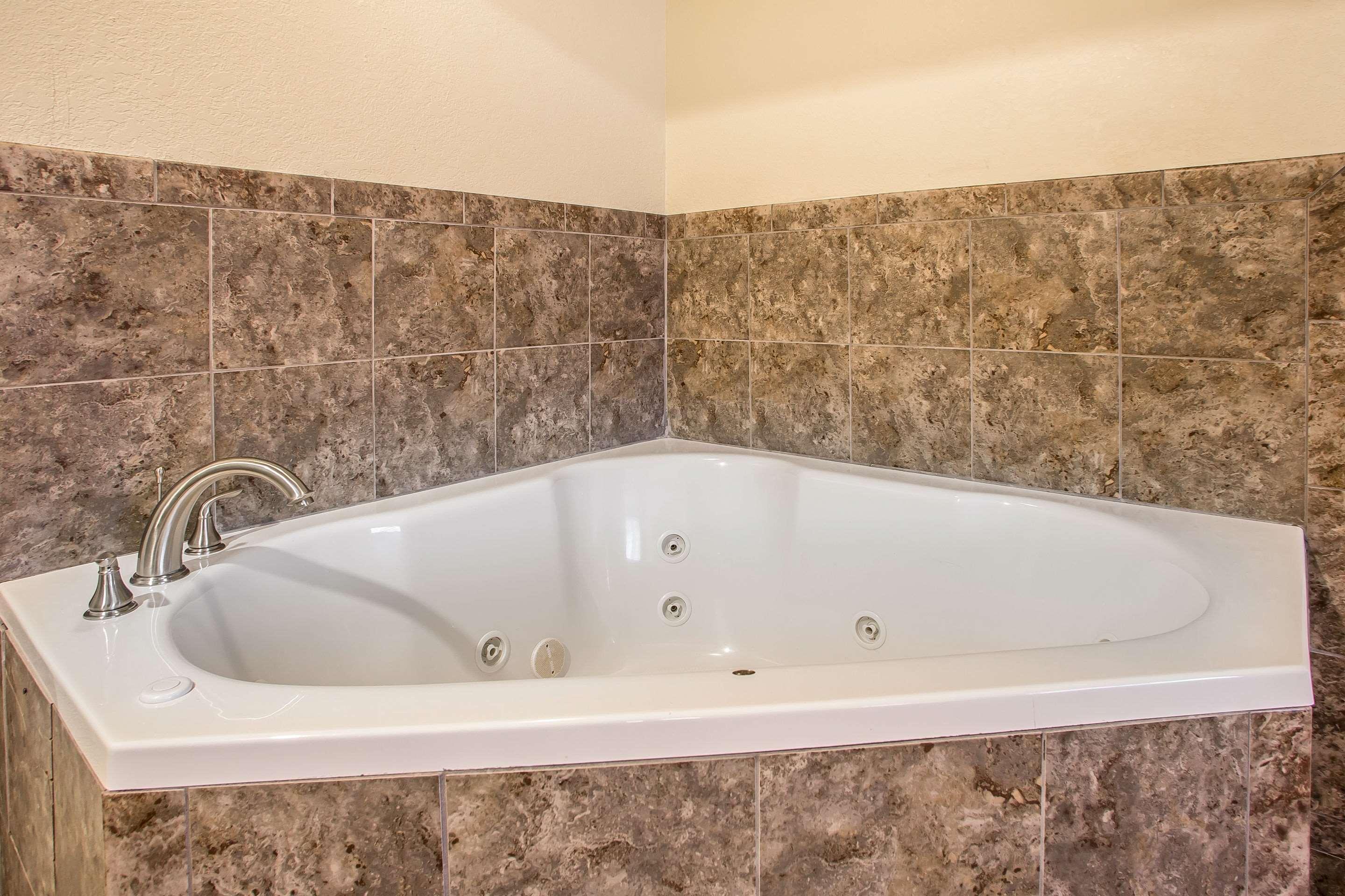Quality Inn & Suites Marinette Bagian luar foto